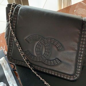Chanel Authentic Best made flap handbag worn only afew times excellent condition